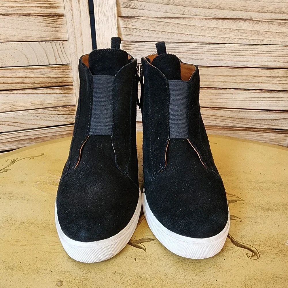 Linea Paolo Sz 8.5 Black Suede Wedge Ankle Boot Sneaker Felicia Quiet Luxury